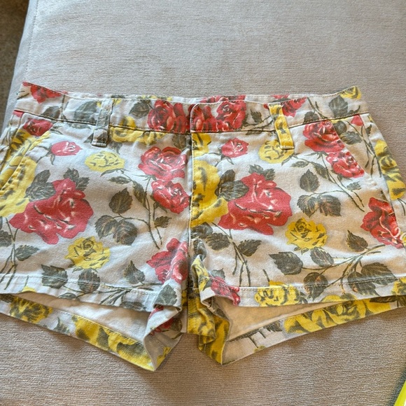 Hurley Denim Shorts Red Yellow Rose Flower Print - Picture 2 of 8